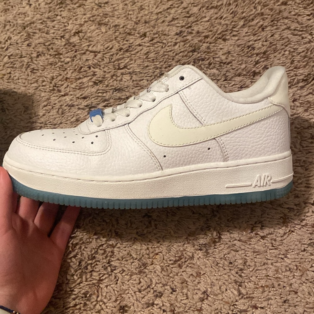 Color Changing Air Forces - Picture 2 of 4